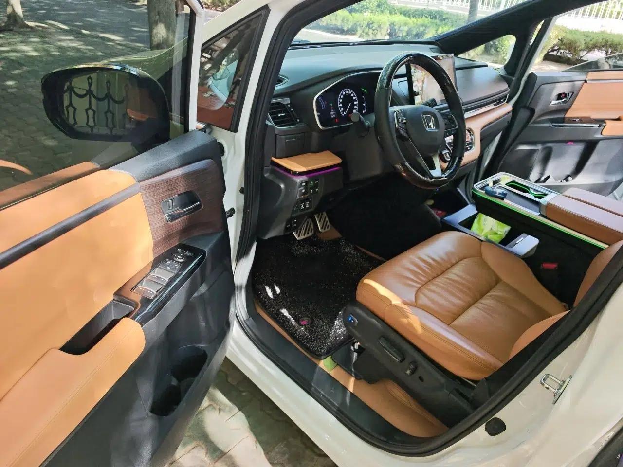 Honda Odyssey 2024 2.0L eHEV Sharp & Enjoy Edition — миниатюра 16