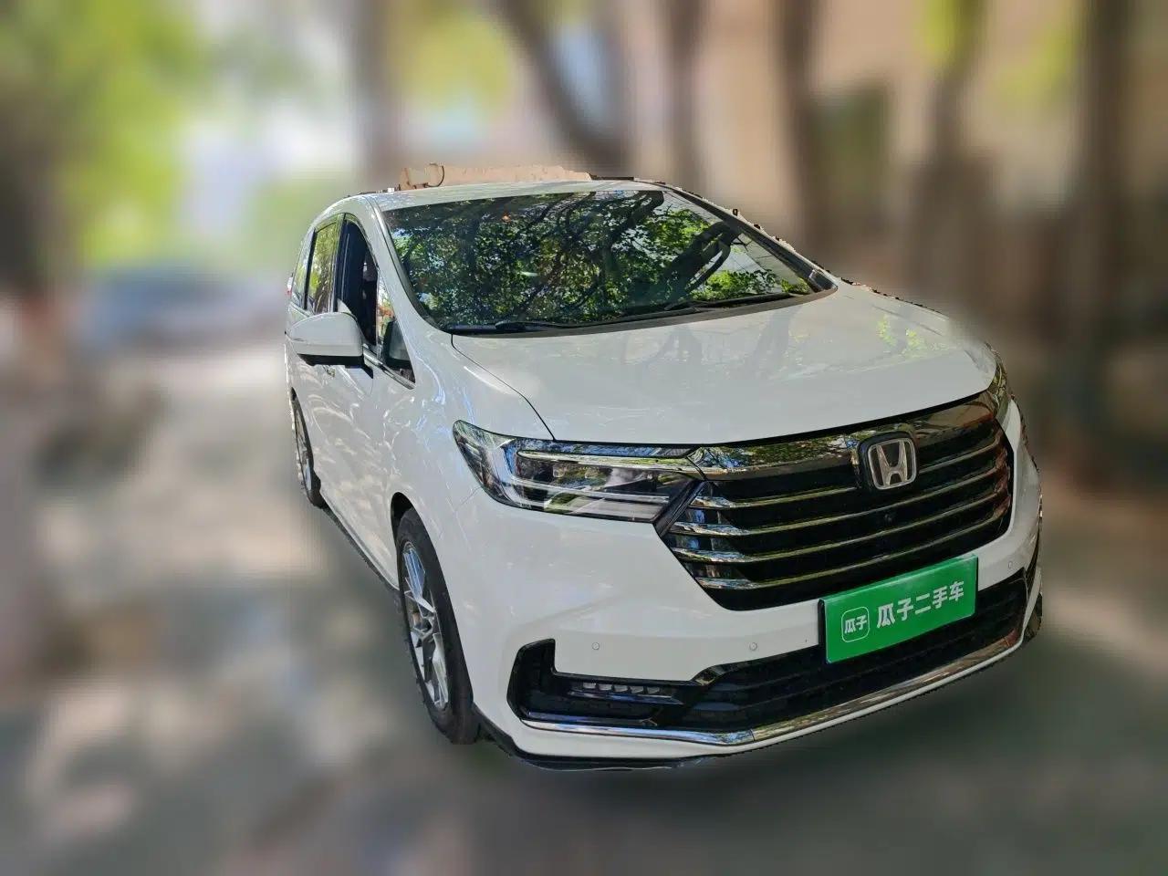 Honda Odyssey 2024 2.0L eHEV Sharp & Enjoy Edition — миниатюра 3