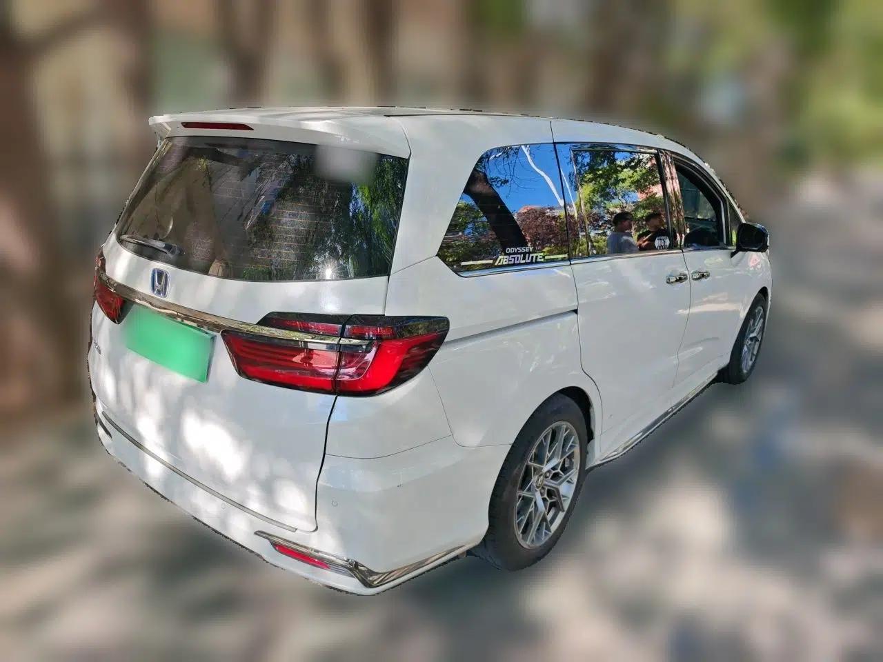 Honda Odyssey 2024 2.0L eHEV Sharp & Enjoy Edition — миниатюра 6