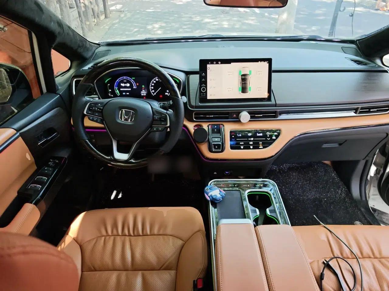 Honda Odyssey 2024 2.0L eHEV Sharp & Enjoy Edition — миниатюра 9