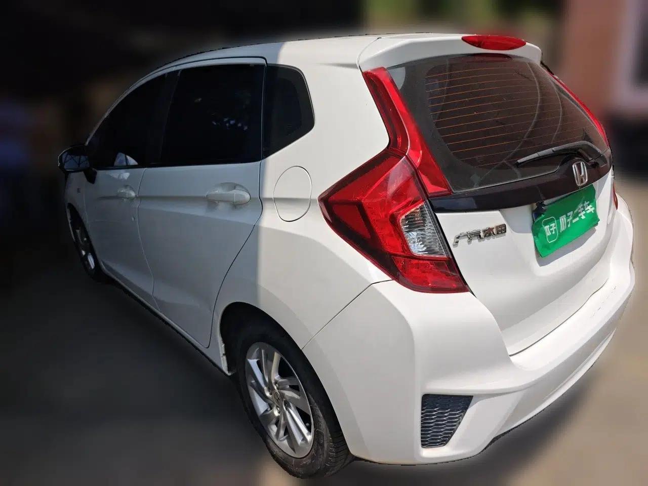 Honda Fit 2014 1.5L LX Manual Comfort Model — миниатюра 4