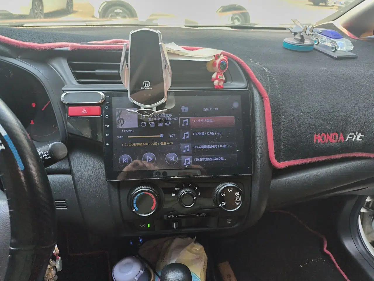 Honda Fit 2016 1.5L LX CVT Comfort Model — миниатюра 13