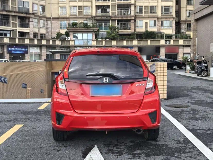 Honda Fit 2016 1.5L LXS CVT Comfort Sunroof Version — миниатюра 17