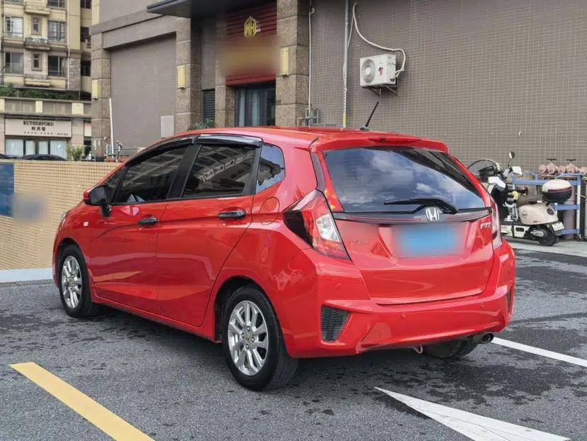 Honda Fit 2016 1.5L LXS CVT Comfort Sunroof Version — миниатюра 19