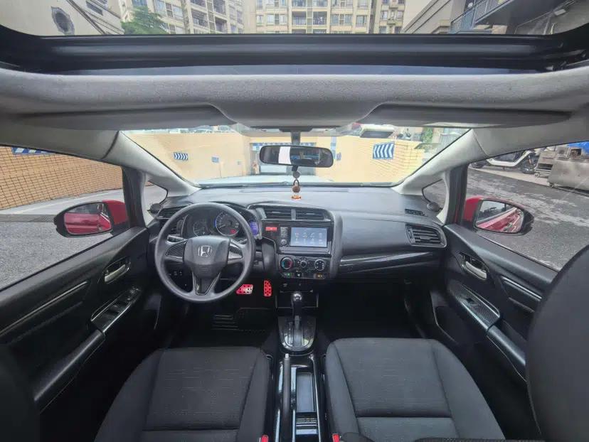 Honda Fit 2016 1.5L LXS CVT Comfort Sunroof Version — миниатюра 34
