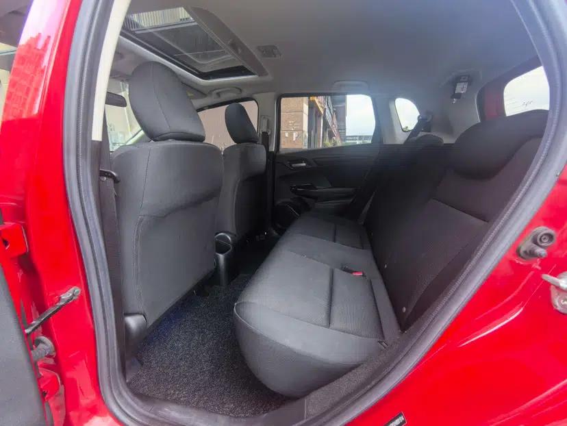 Honda Fit 2016 1.5L LXS CVT Comfort Sunroof Version — миниатюра 35