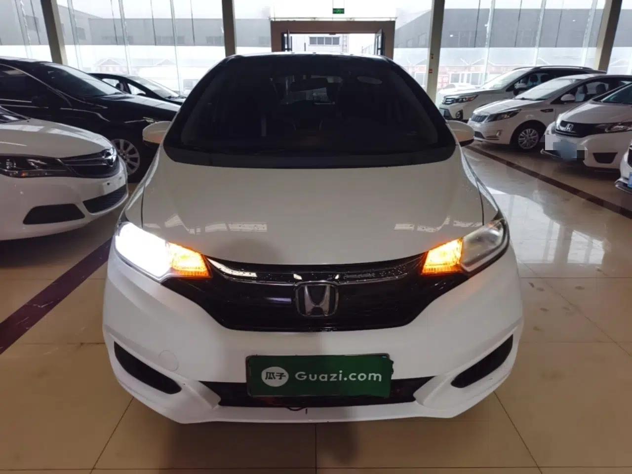 Honda Fit 2018 1.5L CVT Comfort Version — миниатюра 2