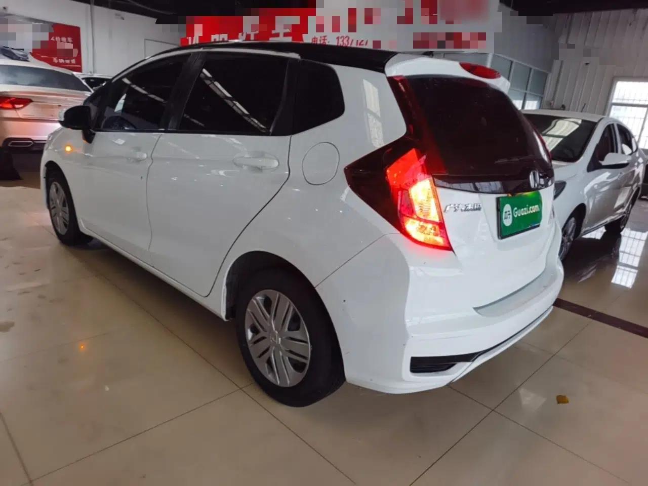 Honda Fit 2018 1.5L CVT Comfort Version — миниатюра 4
