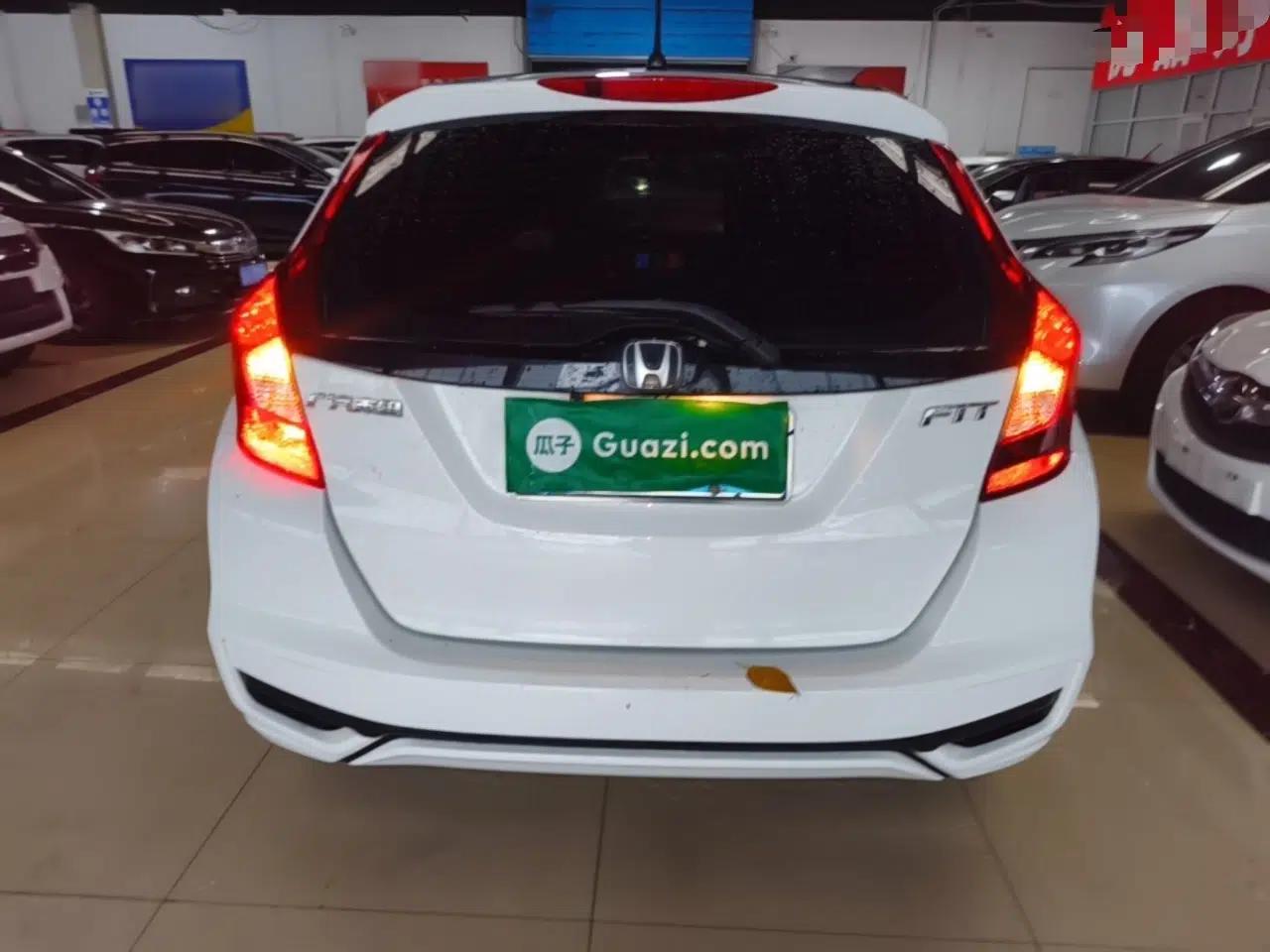 Honda Fit 2018 1.5L CVT Comfort Version — миниатюра 5
