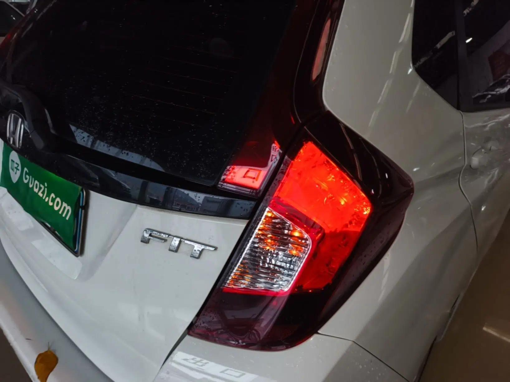 Honda Fit 2018 1.5L CVT Comfort Version — миниатюра 9