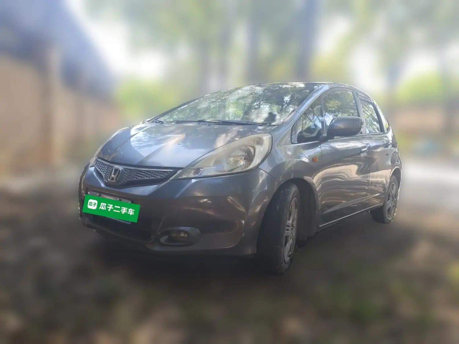 Honda Fit 2011 1.3L automatic comfort version — миниатюра 1