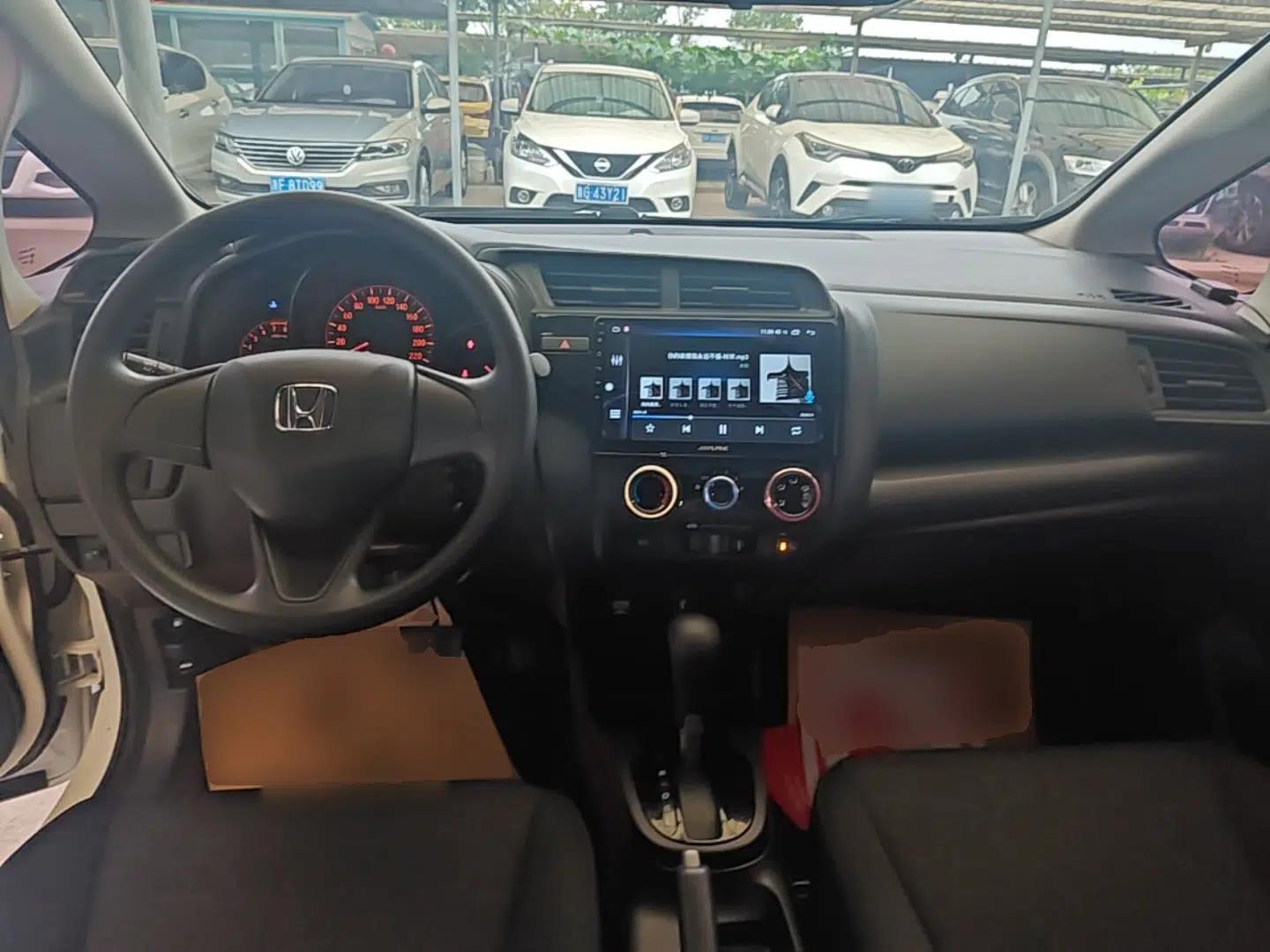 Honda Fit 2018 1.5L CVT Comfort Version — миниатюра 12