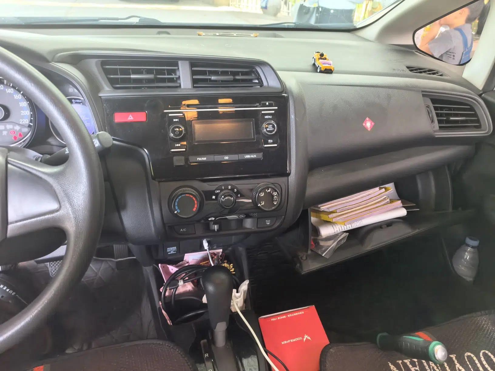 Honda Fit 2016 1.5L LXS CVT Comfort Sunroof Version — миниатюра 13