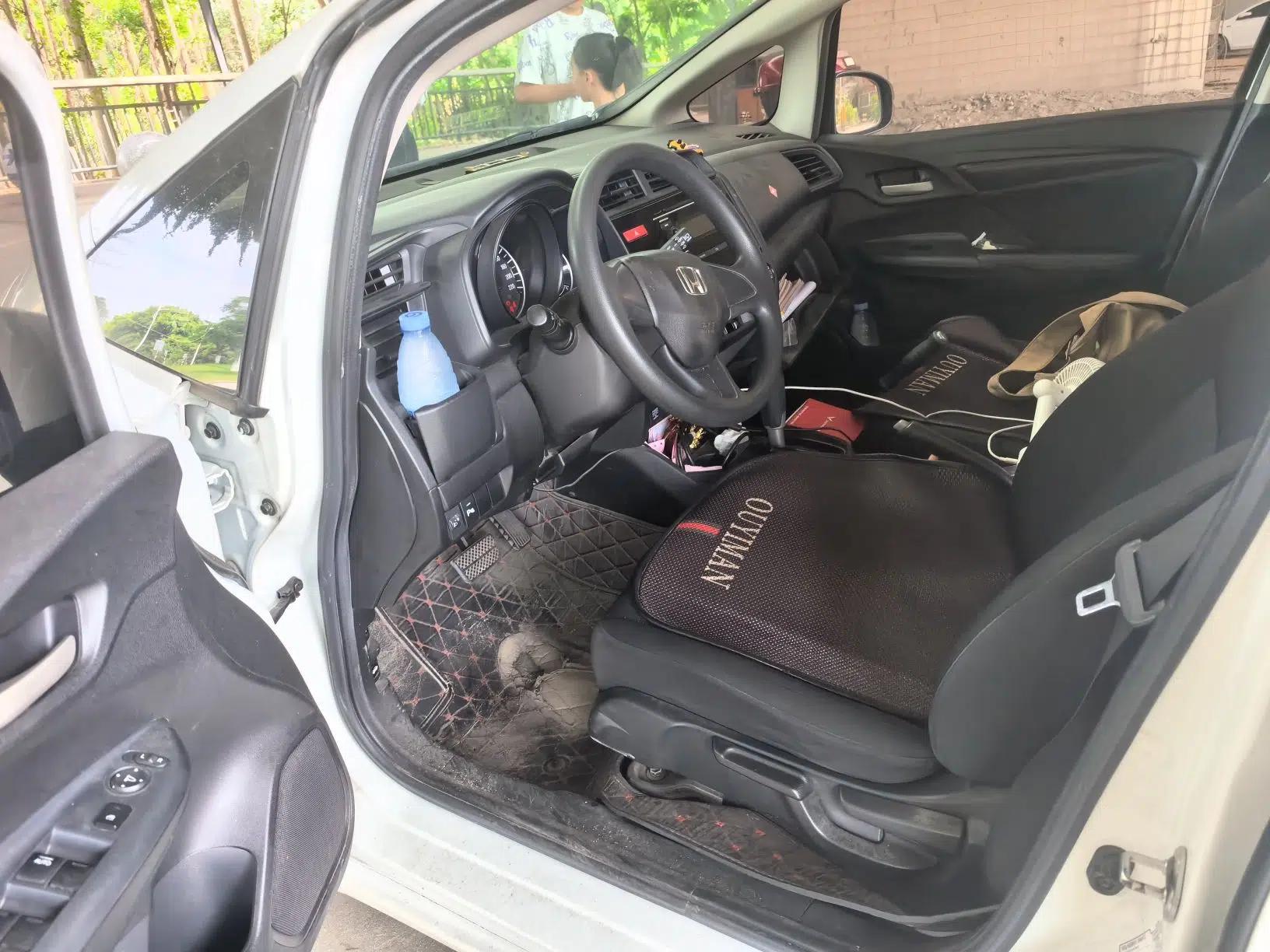 Honda Fit 2016 1.5L LXS CVT Comfort Sunroof Version — миниатюра 16