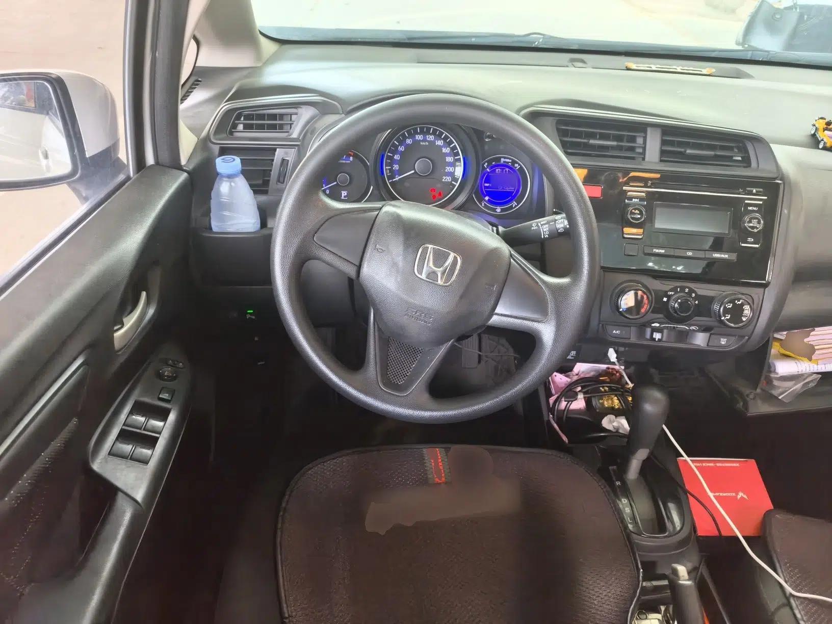 Honda Fit 2016 1.5L LXS CVT Comfort Sunroof Version — миниатюра 10