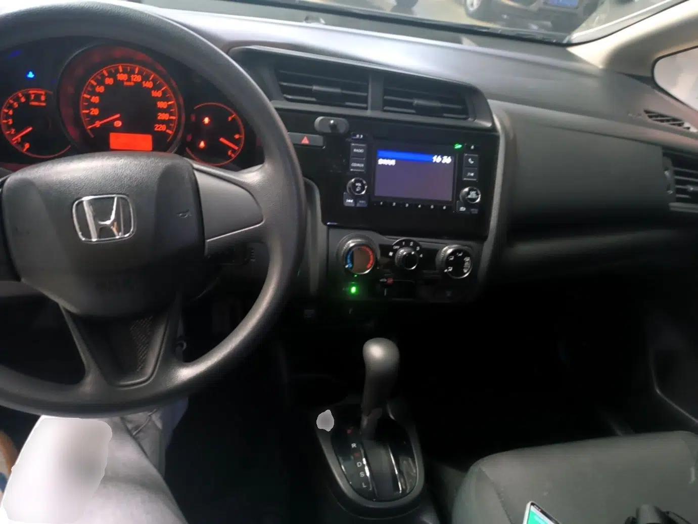 Honda Fit 2018 1.5L CVT Comfort Version — миниатюра 12