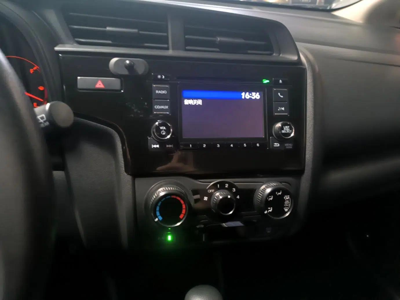 Honda Fit 2018 1.5L CVT Comfort Version — миниатюра 15