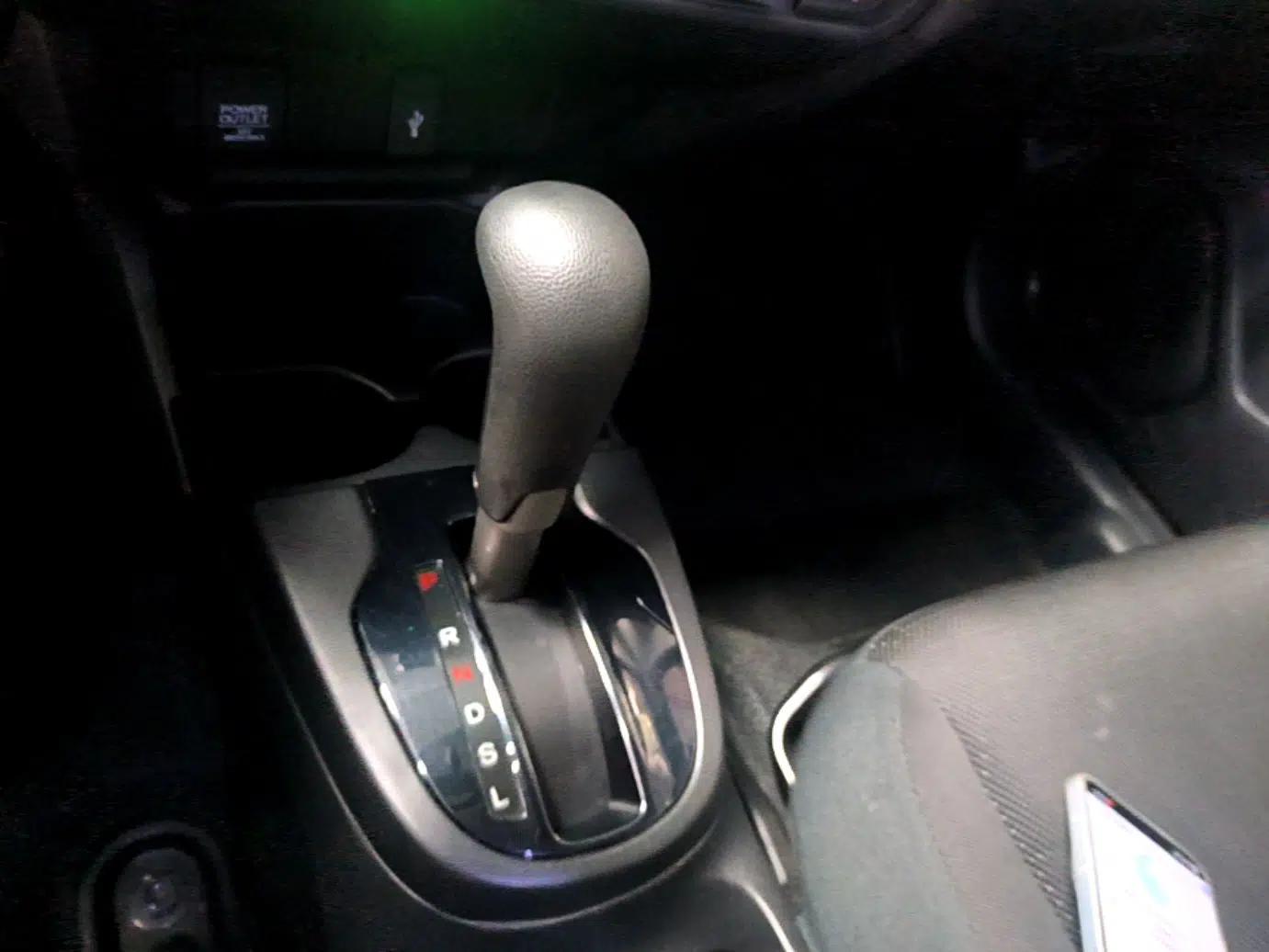 Honda Fit 2018 1.5L CVT Comfort Version — миниатюра 16