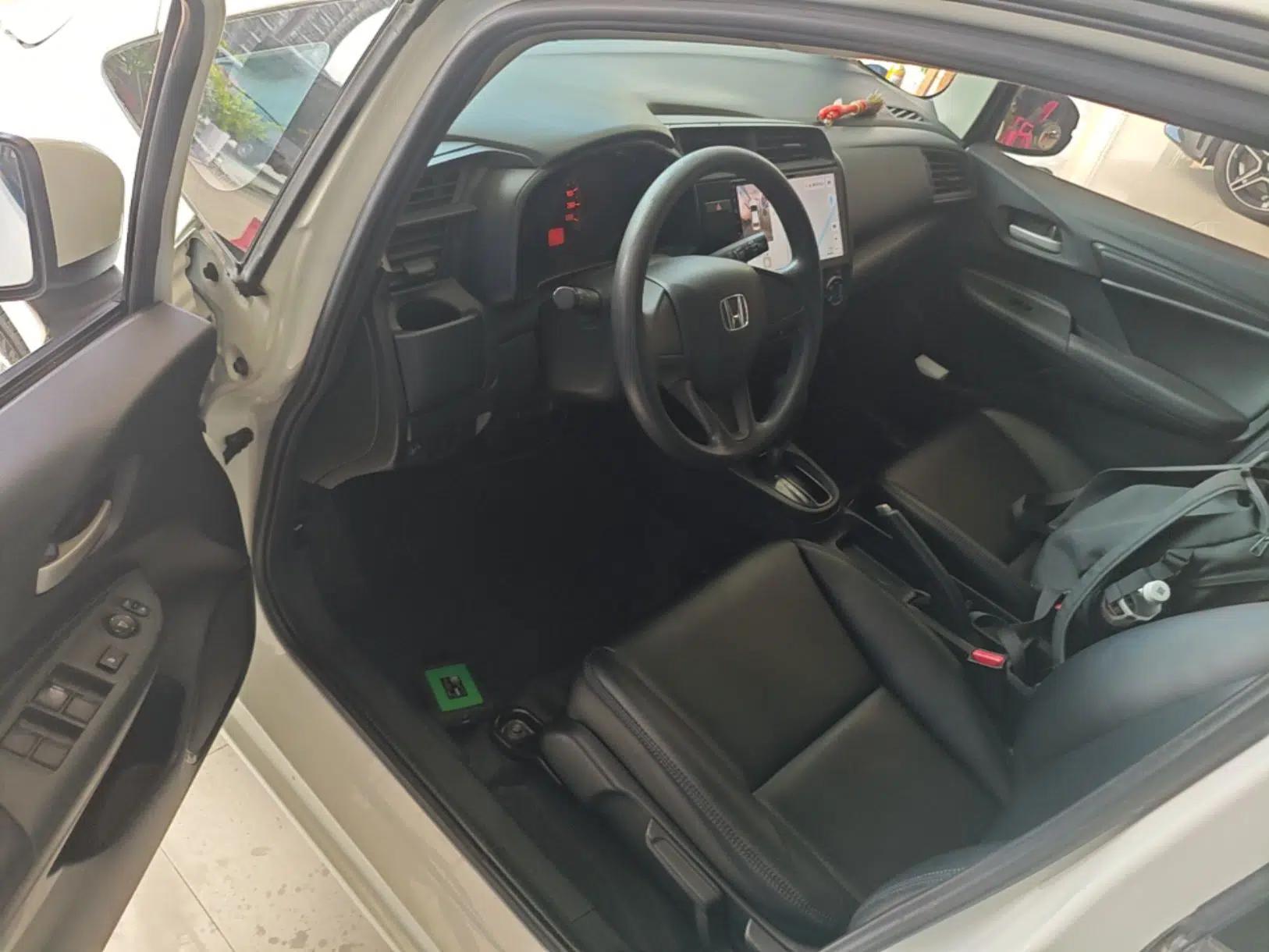 Honda Fit 2018 1.5L CVT Comfort Version — миниатюра 18