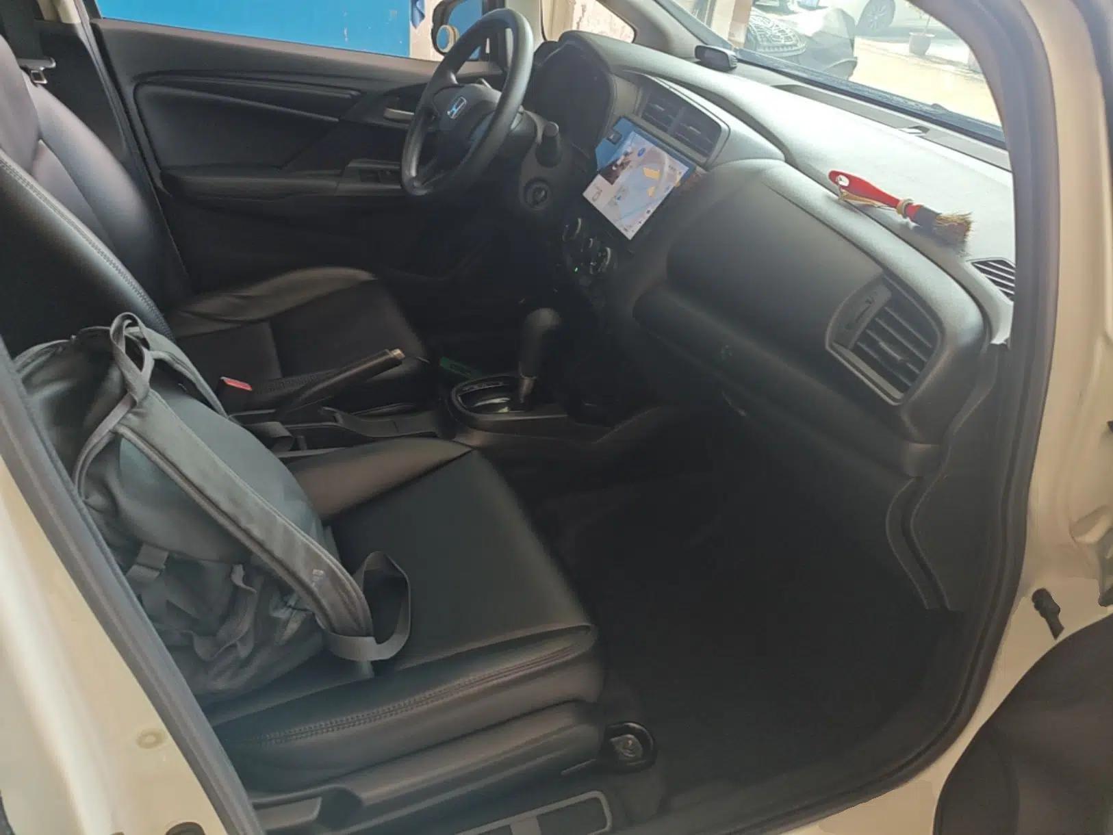 Honda Fit 2018 1.5L CVT Comfort Version — миниатюра 19