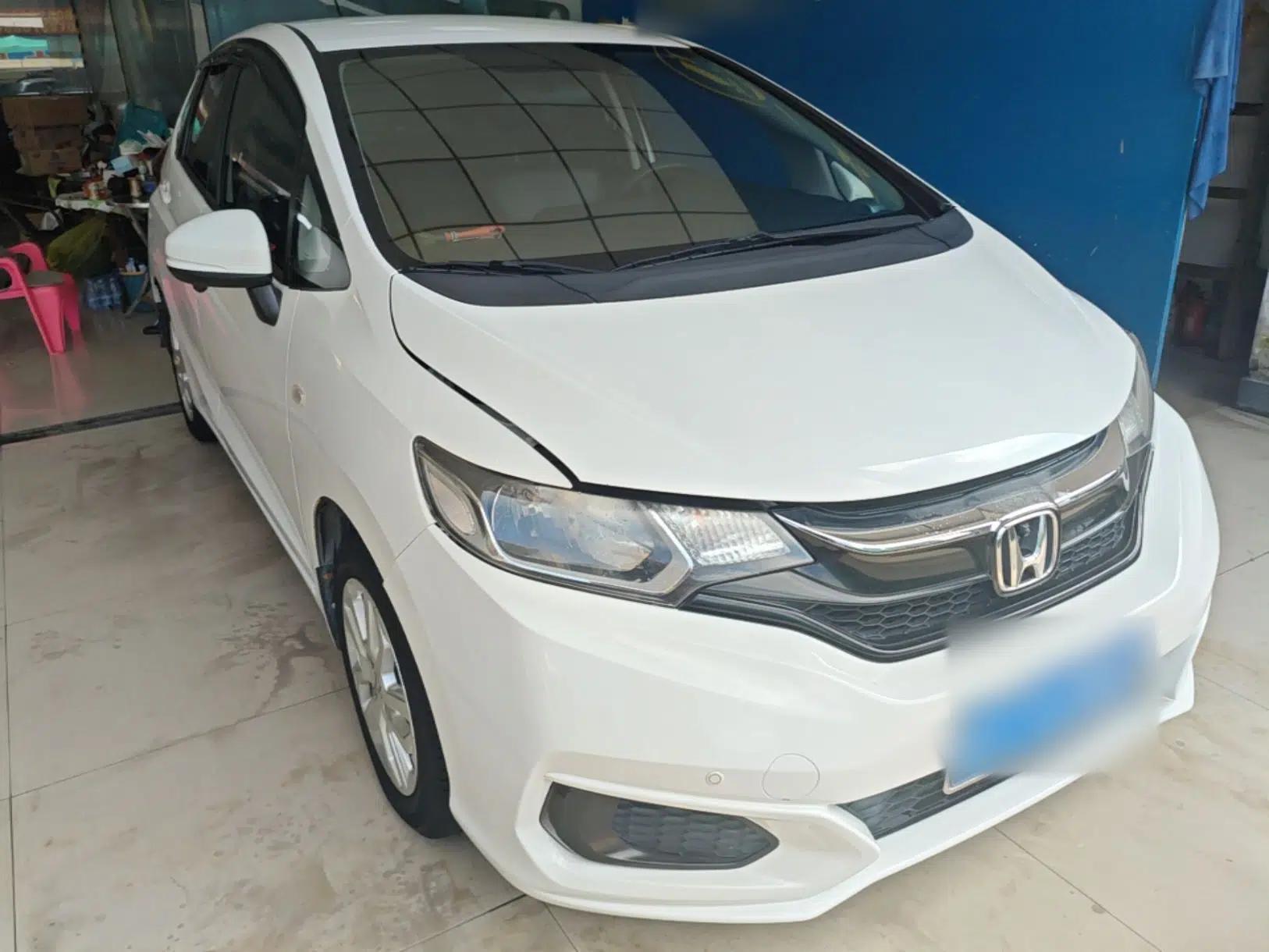 Honda Fit 2018 1.5L CVT Comfort Version — миниатюра 3