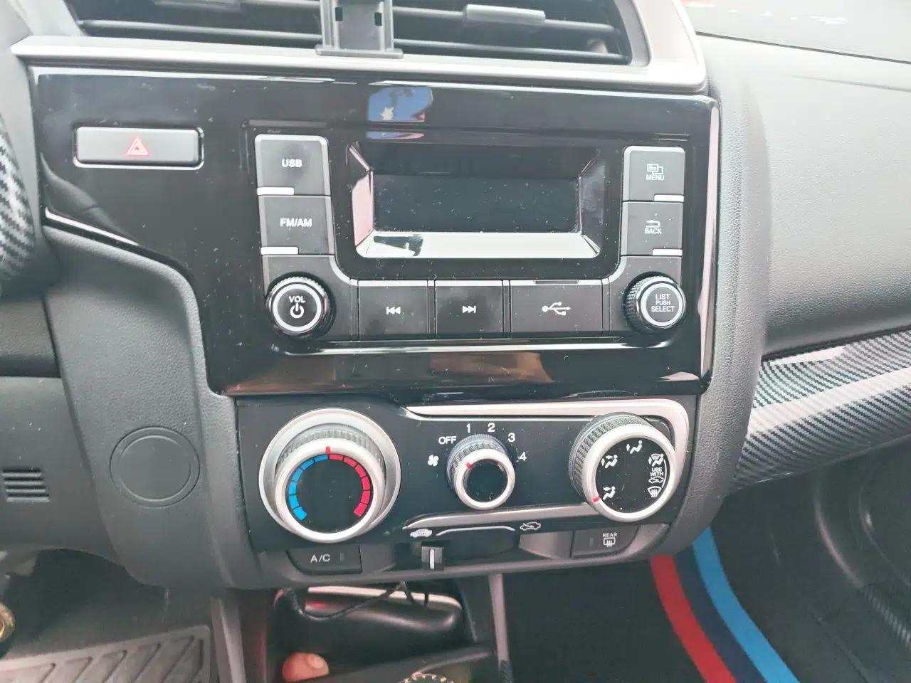 Honda Fit 2018 1.5L CVT Trendy Run+ Edition — миниатюра 13