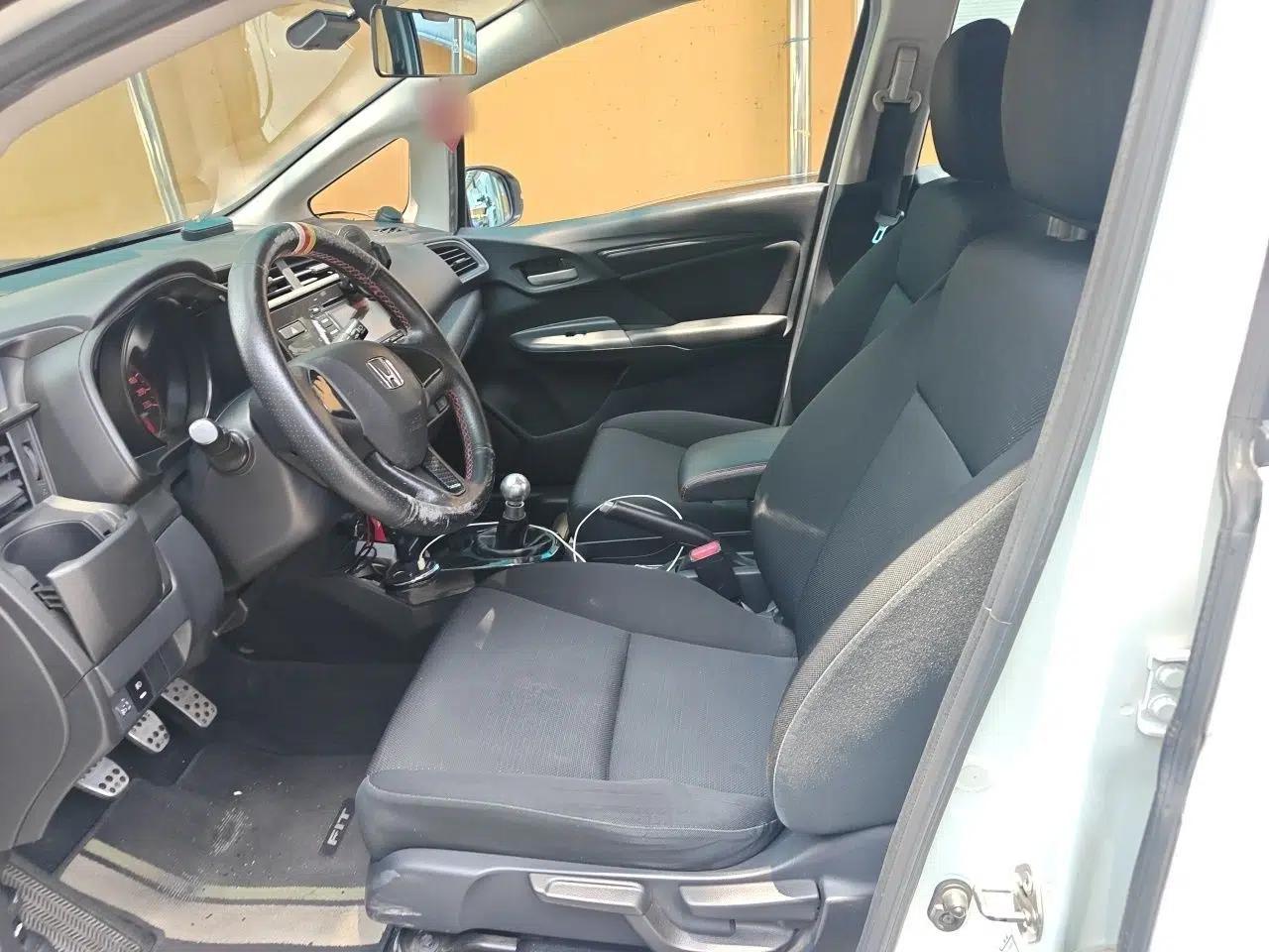 Honda Fit 2018 1.5L Manual Comfort Version — миниатюра 15