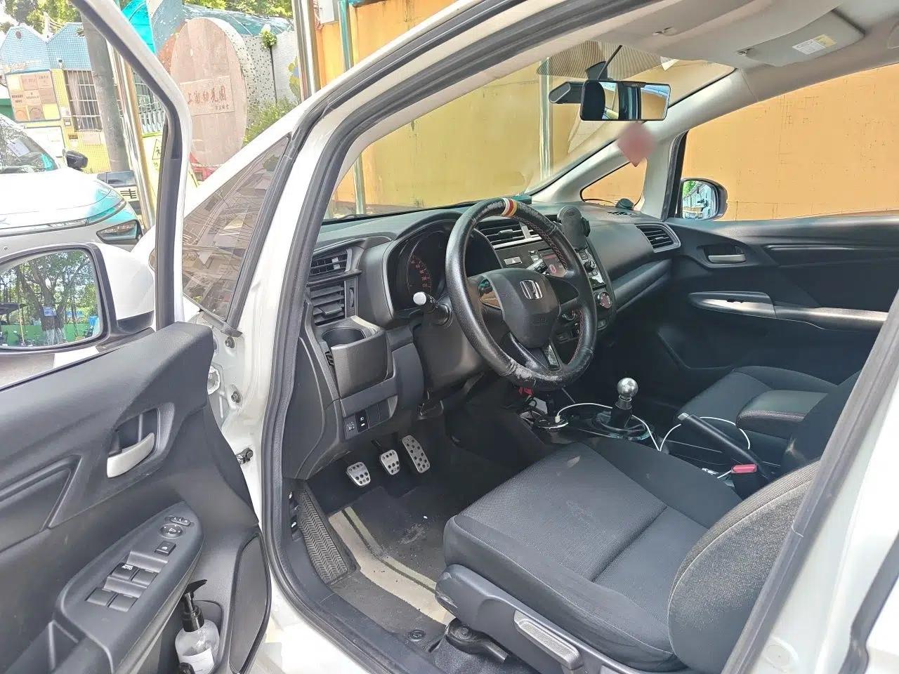 Honda Fit 2018 1.5L Manual Comfort Version — миниатюра 16