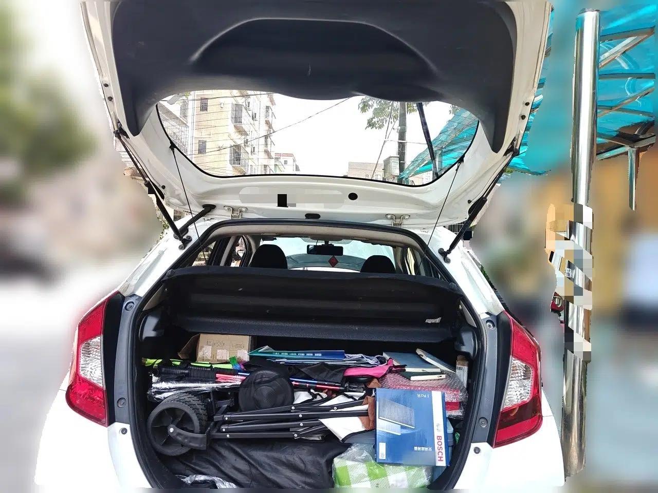 Honda Fit 2018 1.5L Manual Comfort Version — миниатюра 19