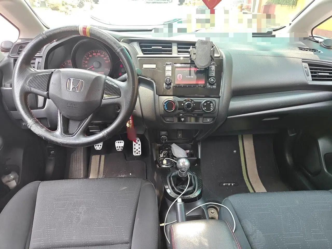 Honda Fit 2018 1.5L Manual Comfort Version — миниатюра 9