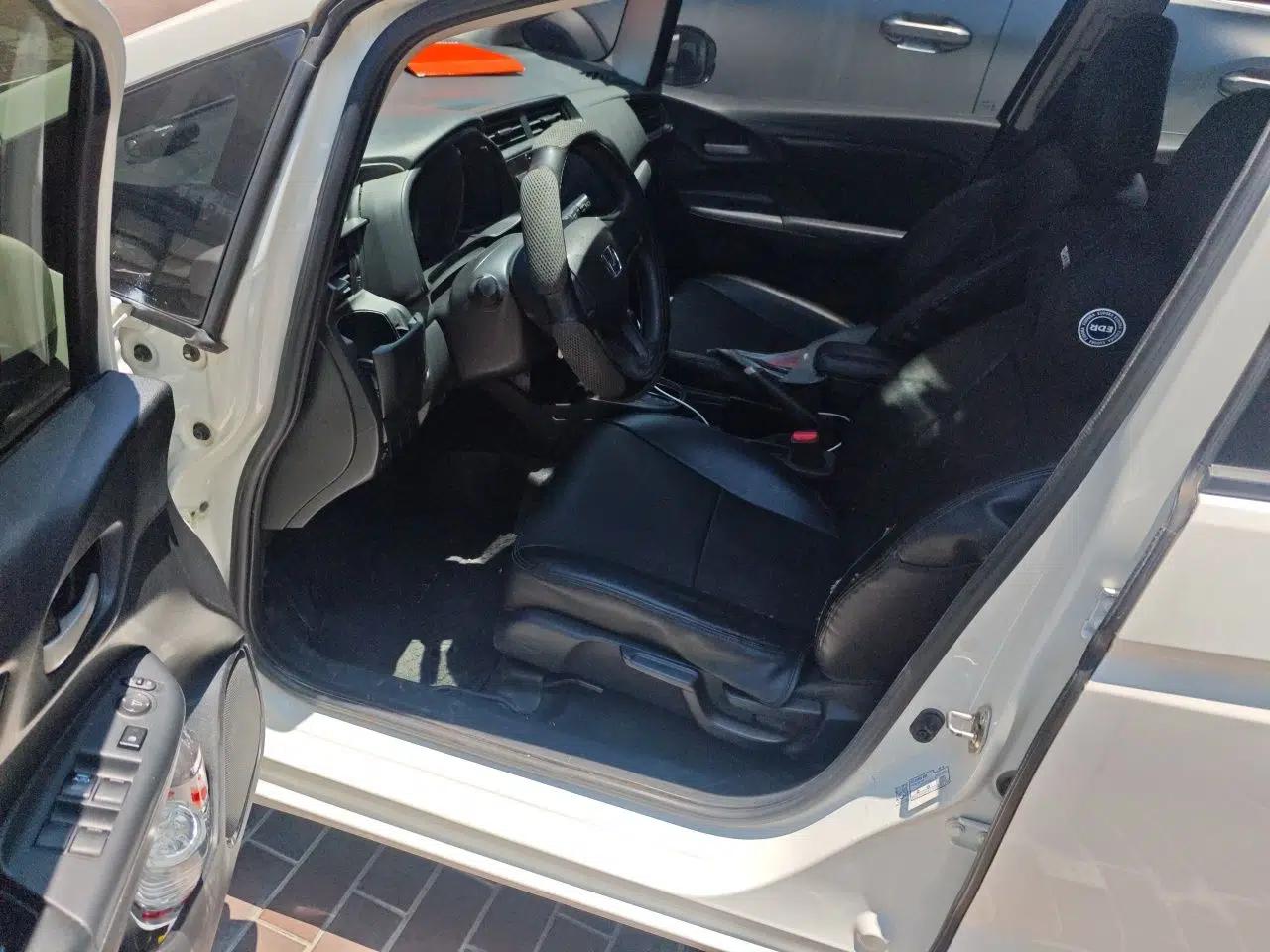 Honda Fit 2018 1.5L CVT Comfort Version — миниатюра 16