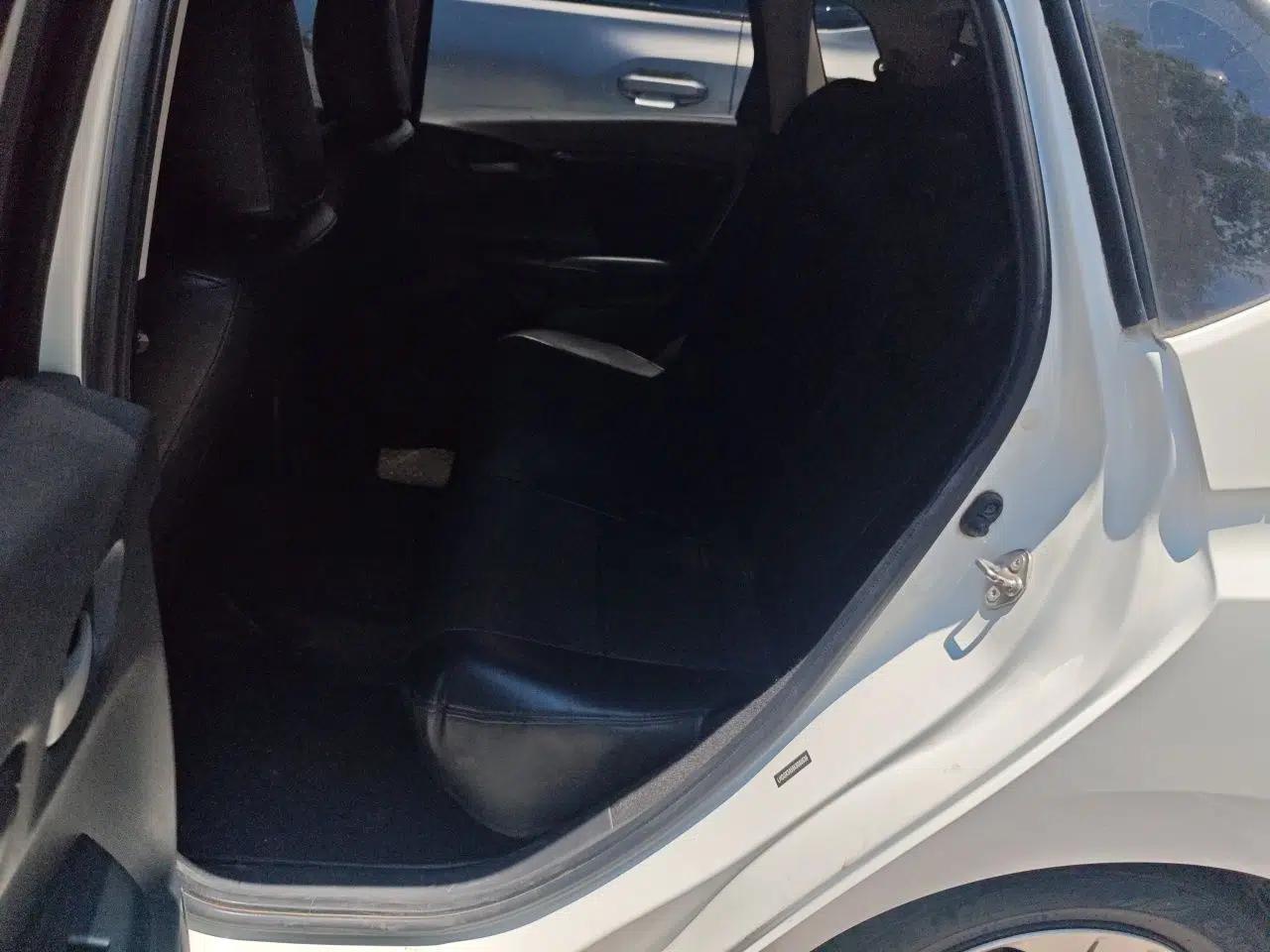 Honda Fit 2018 1.5L CVT Comfort Version — миниатюра 17