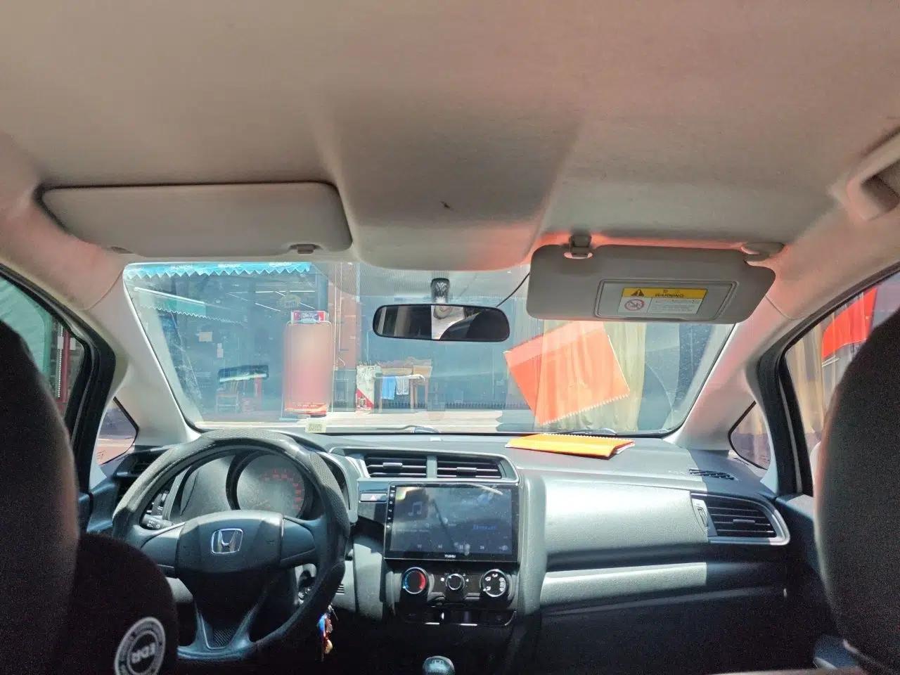 Honda Fit 2018 1.5L CVT Comfort Version — миниатюра 18