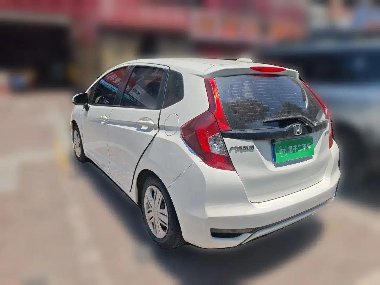 Honda Fit 2018 1.5L CVT Comfort Version — миниатюра 4