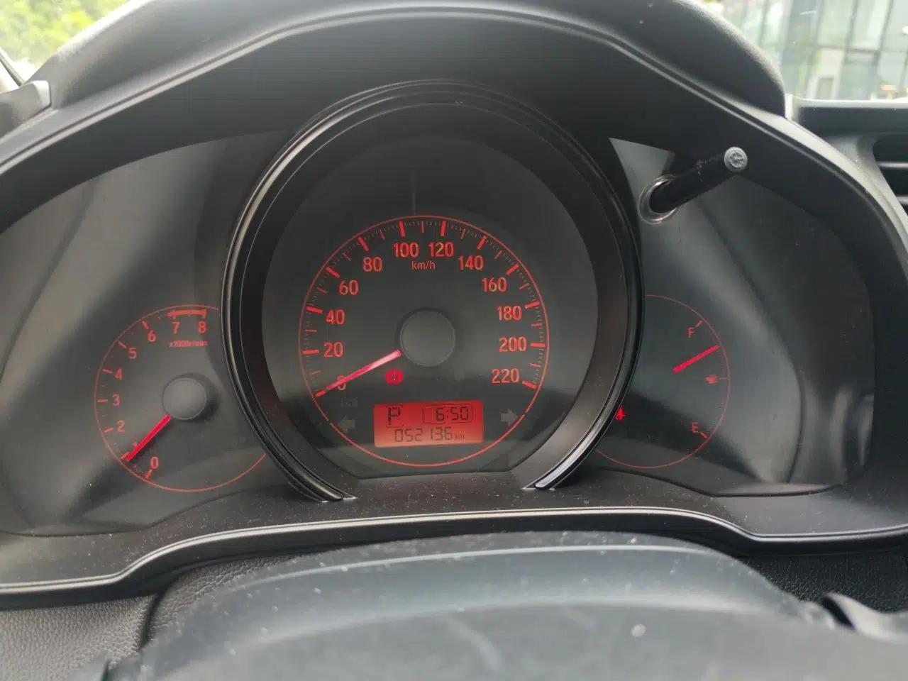 Honda Fit 2018 1.5L CVT Comfort Version — миниатюра 11
