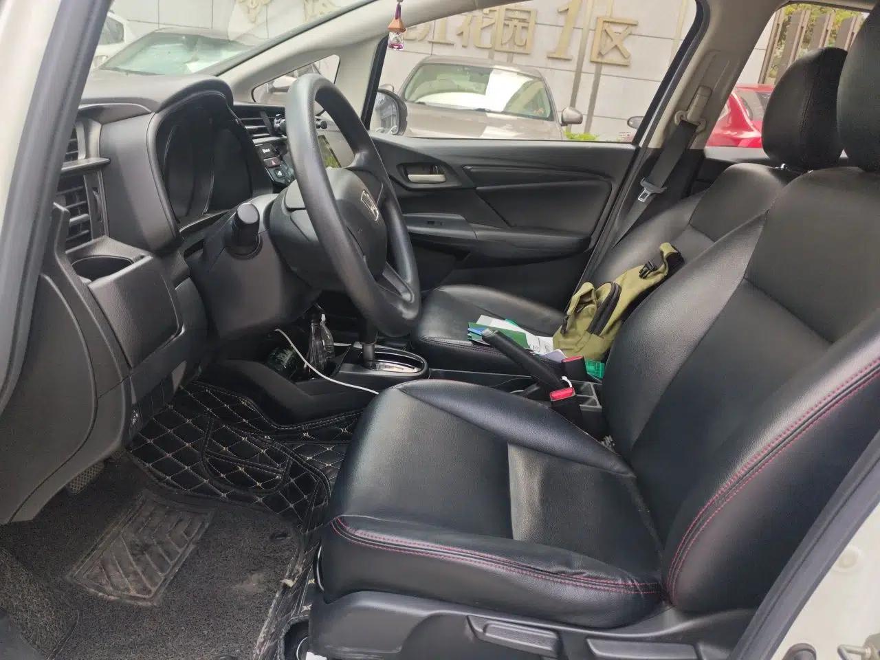 Honda Fit 2018 1.5L CVT Comfort Version — миниатюра 15