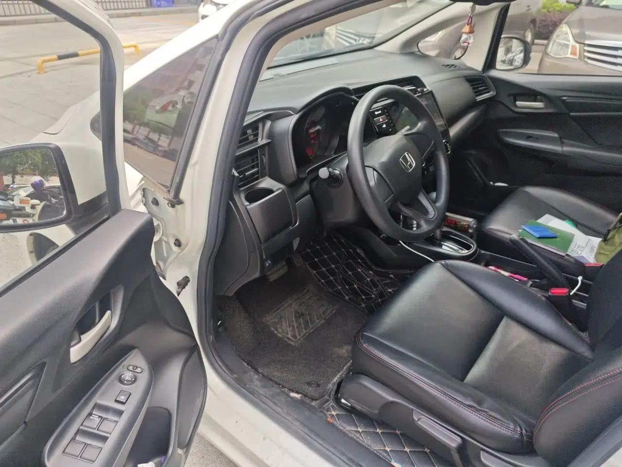 Honda Fit 2018 1.5L CVT Comfort Version — миниатюра 16