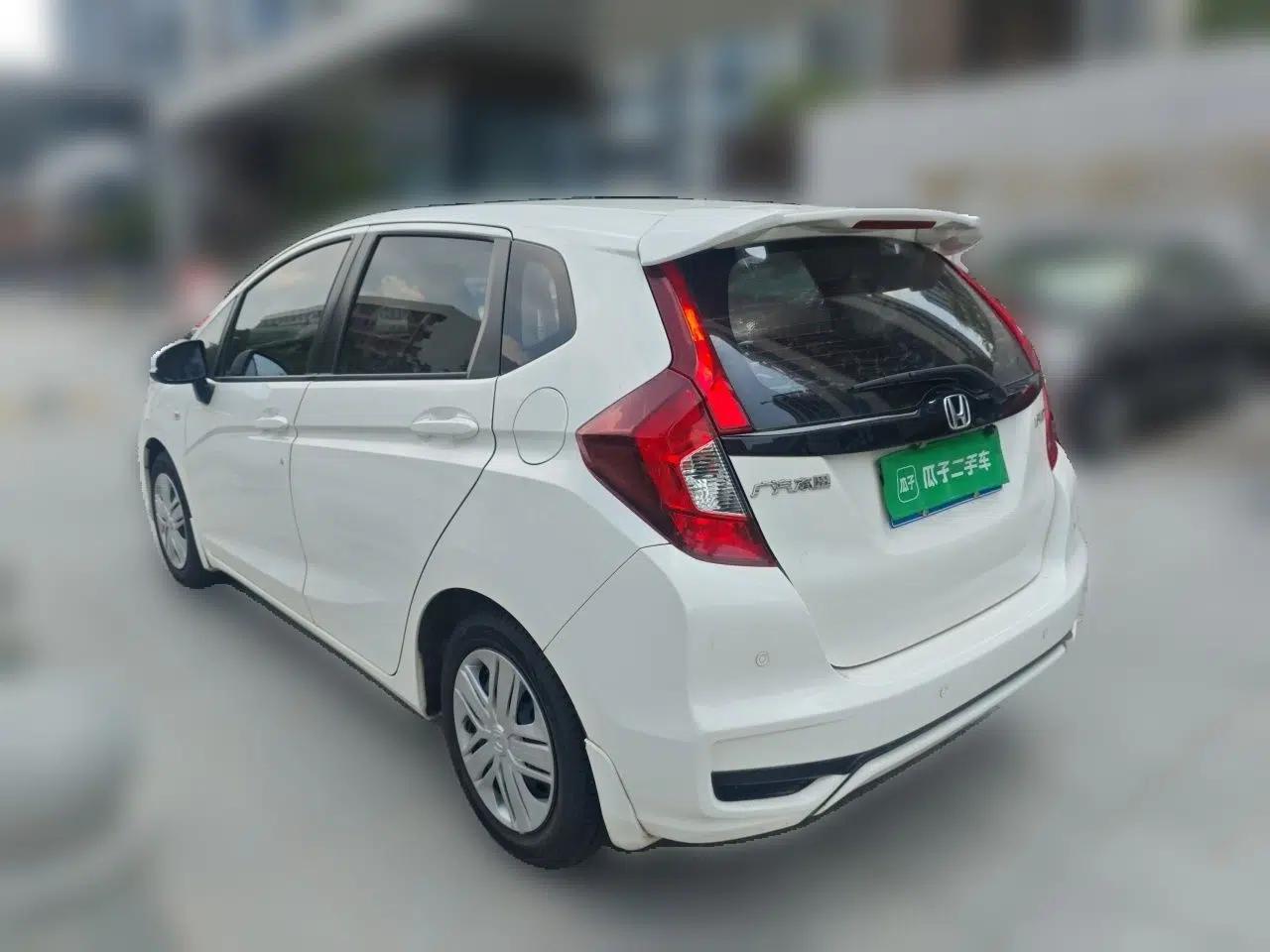 Honda Fit 2018 1.5L CVT Comfort Version — миниатюра 4