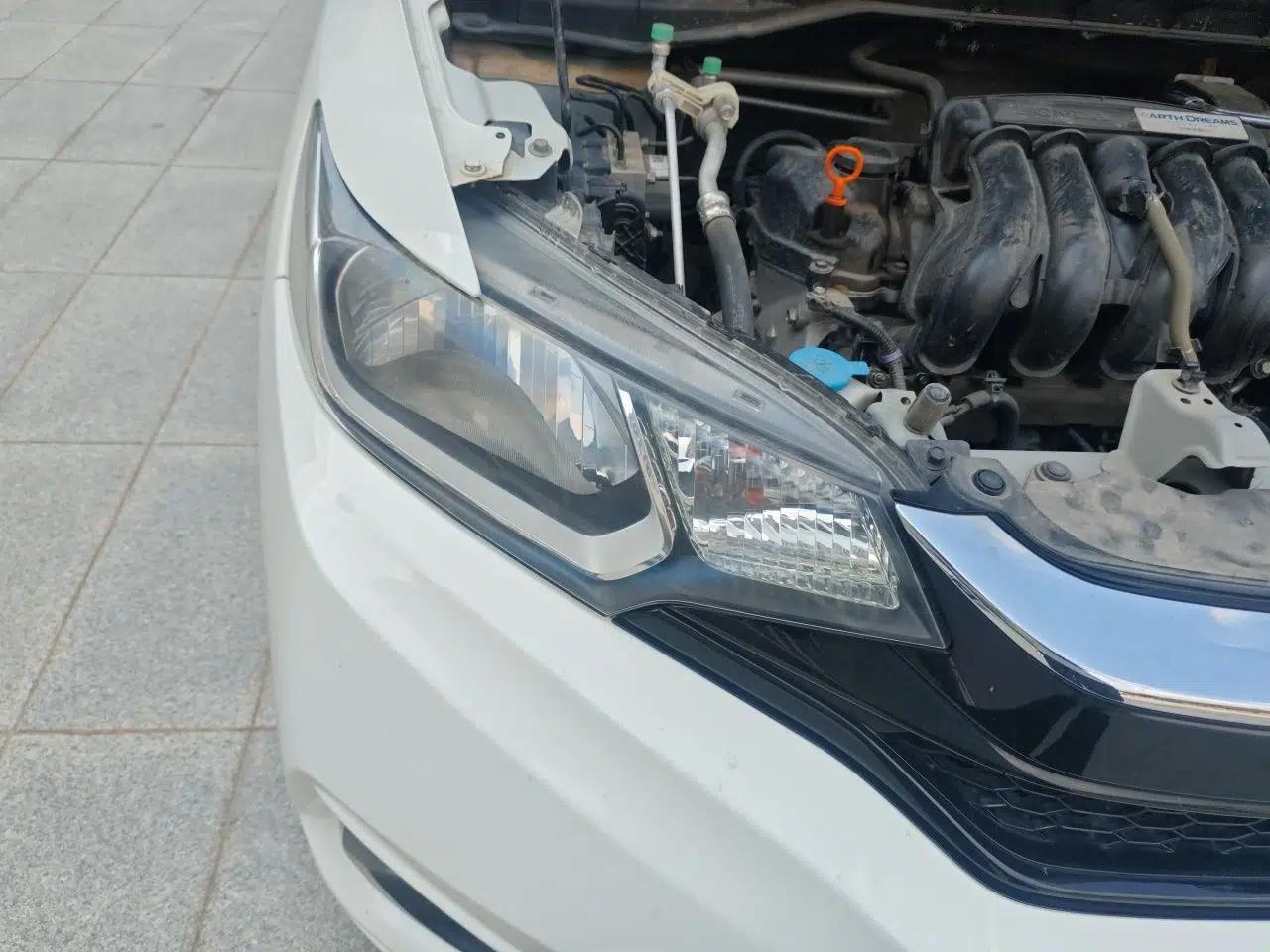Honda Fit 2018 1.5L CVT Comfort Version — миниатюра 7