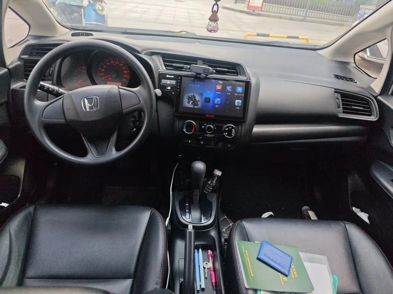 Honda Fit 2018 1.5L CVT Comfort Version — миниатюра 9