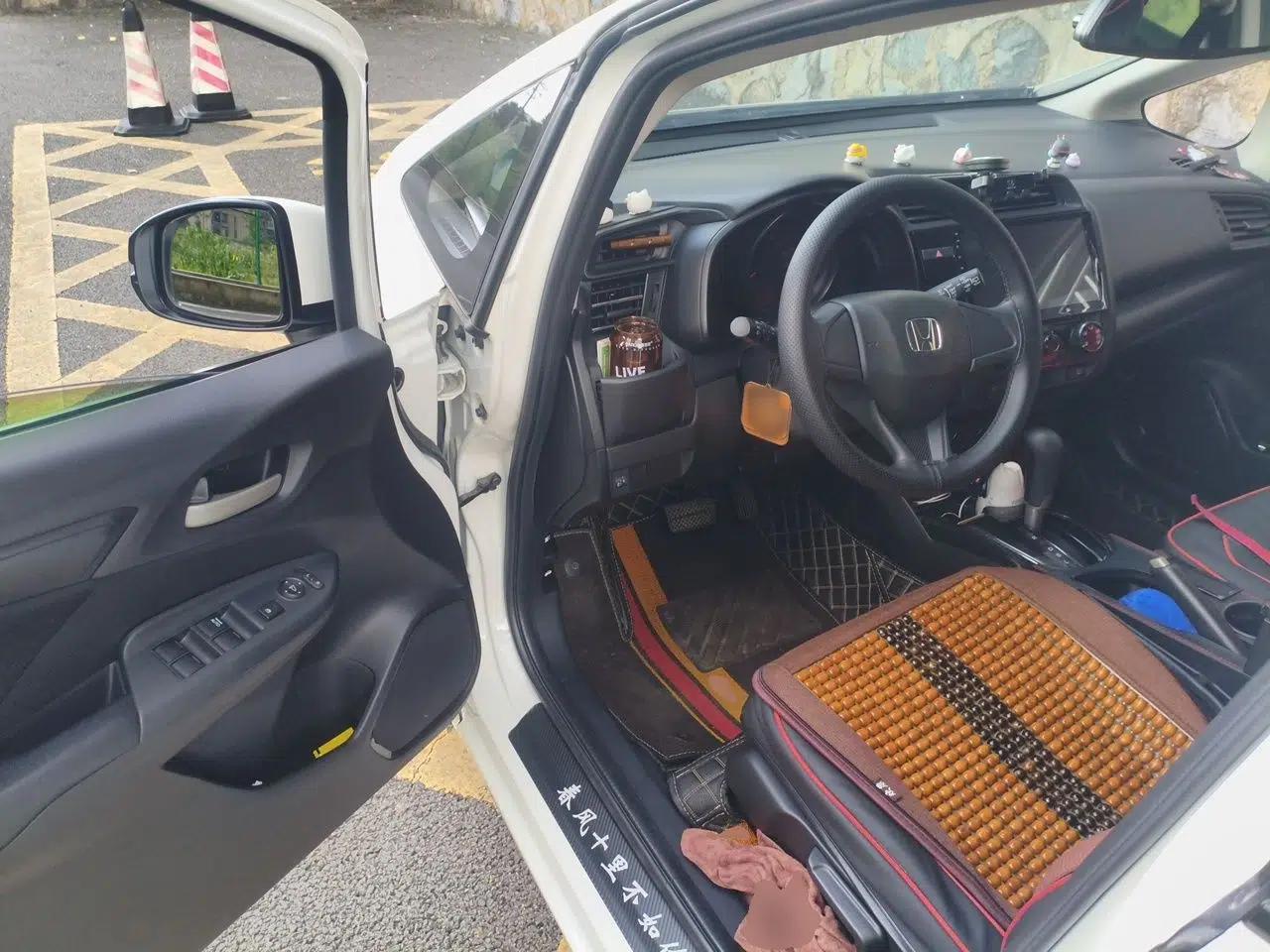 Honda Fit 2018 1.5L CVT Comfort Version — миниатюра 16