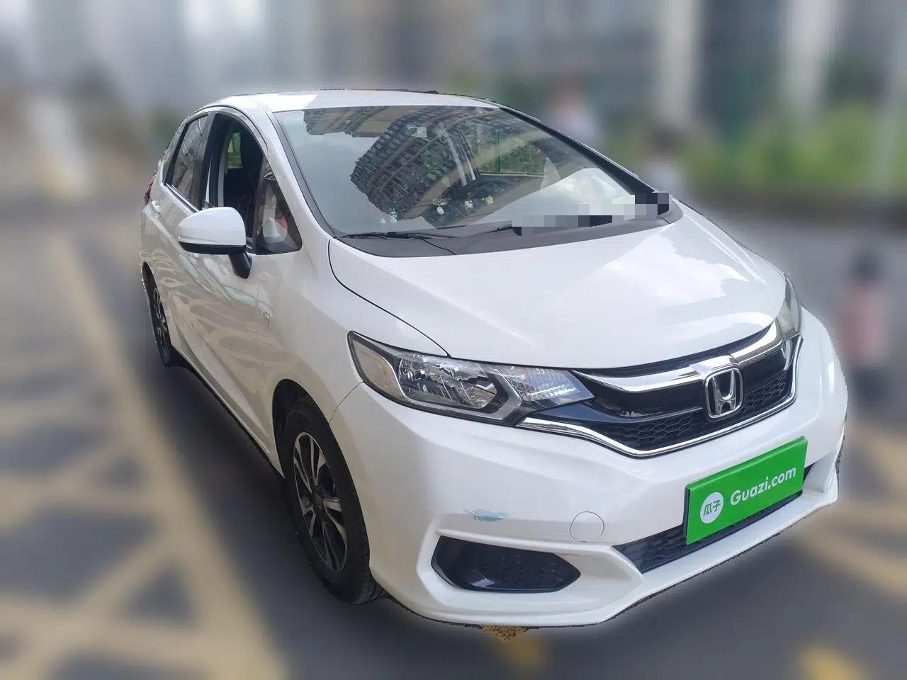 Honda Fit 2018 1.5L CVT Comfort Version — миниатюра 3