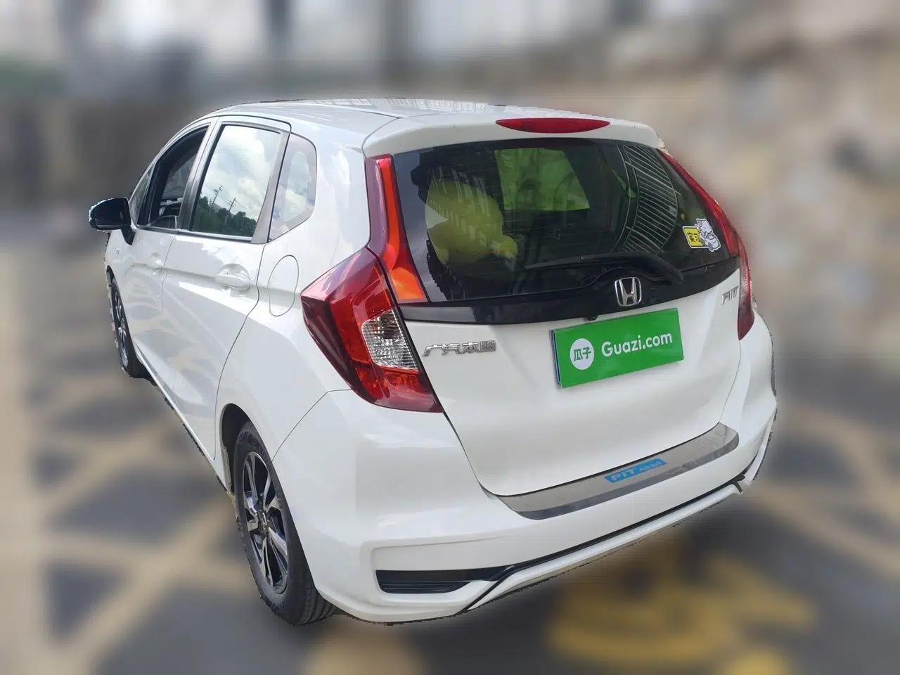 Honda Fit 2018 1.5L CVT Comfort Version — миниатюра 4