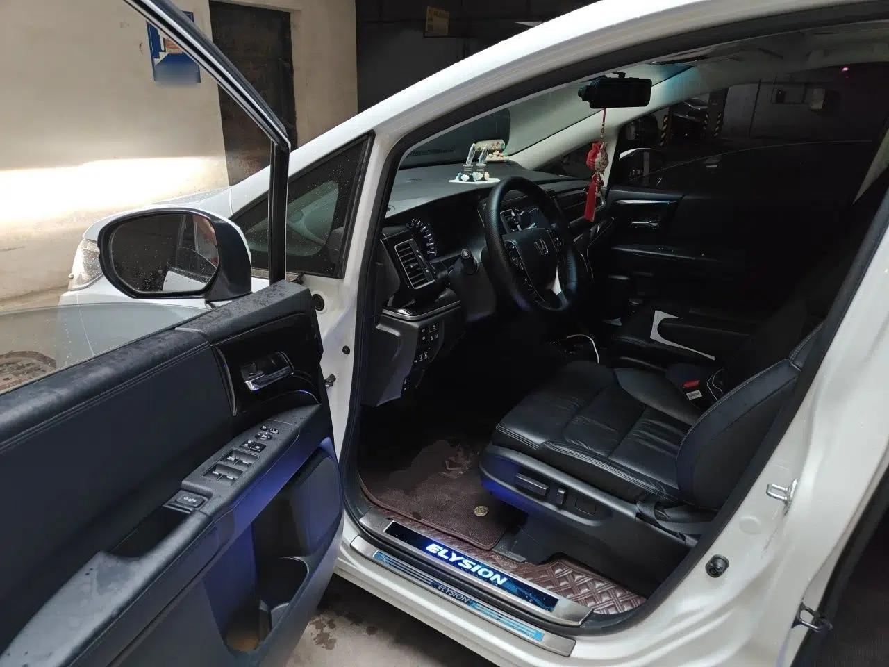 Honda Elysion 2019 2.0L Hybrid Luxury Edition — миниатюра 16