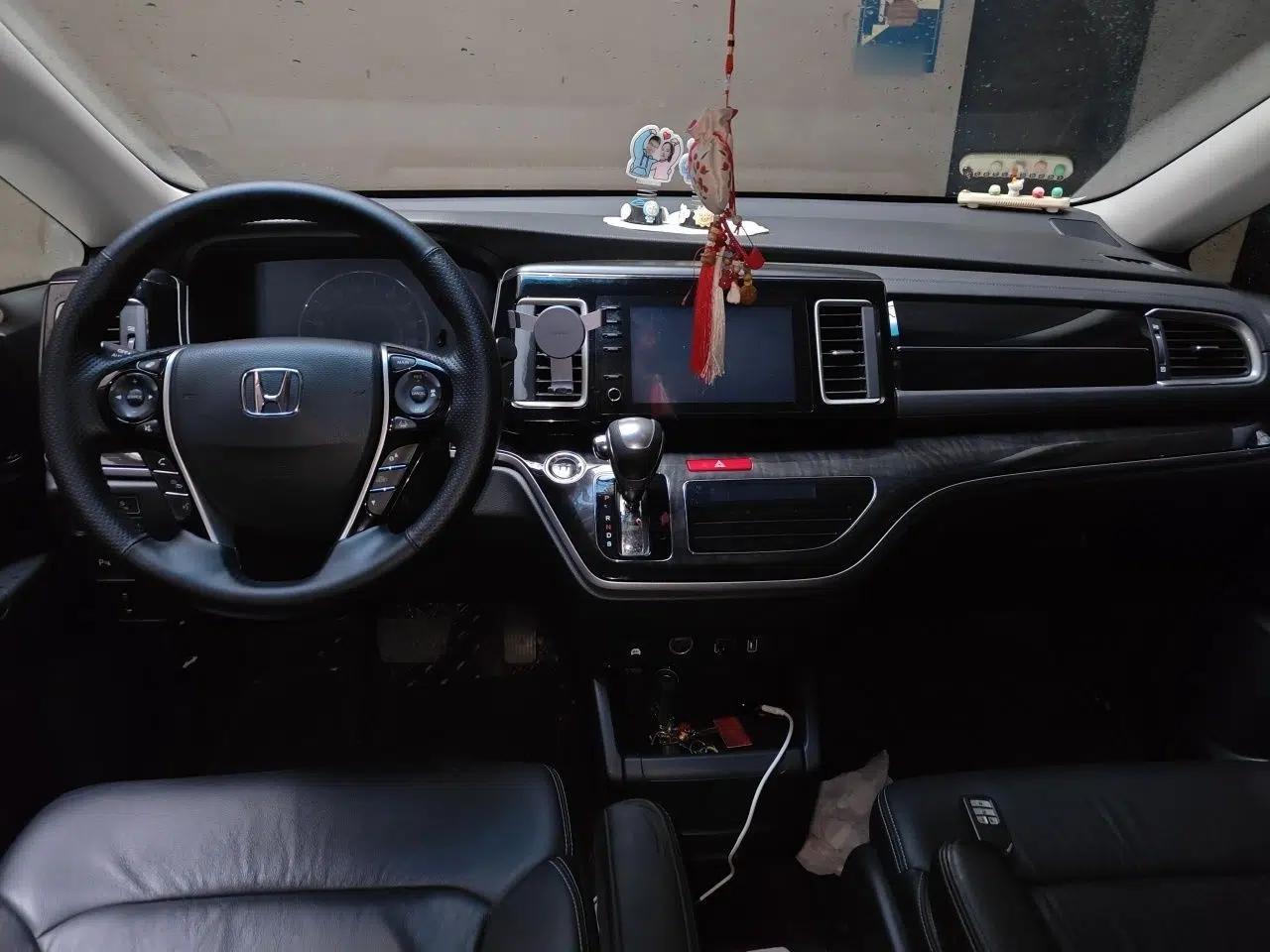 Honda Elysion 2019 2.0L Hybrid Luxury Edition — миниатюра 9