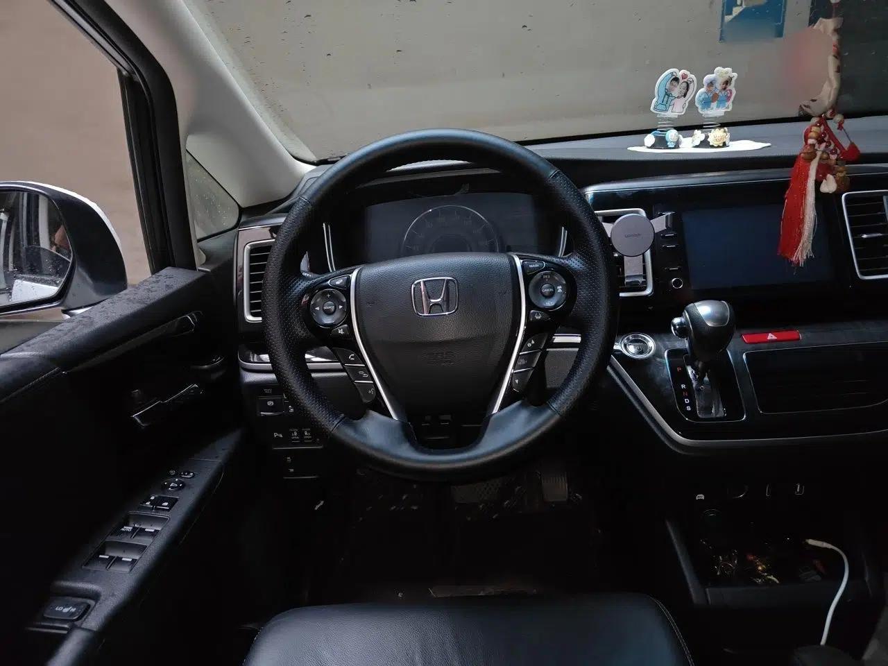 Honda Elysion 2019 2.0L Hybrid Luxury Edition — миниатюра 10