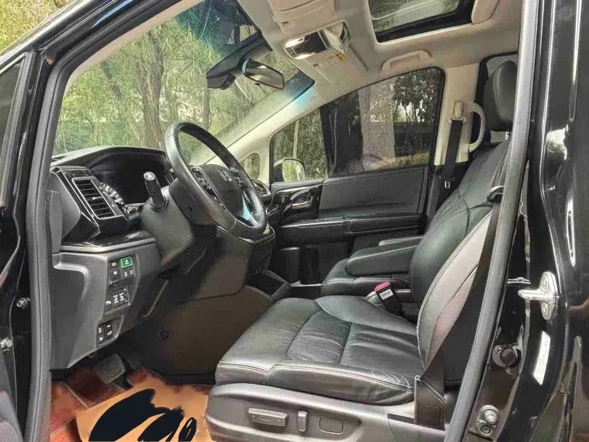 Honda Elysion 2019 2.0L Hybrid Luxury Edition — миниатюра 15