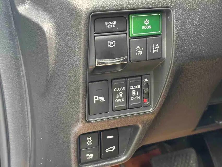 Honda Elysion 2019 2.0L Hybrid Luxury Edition — миниатюра 17