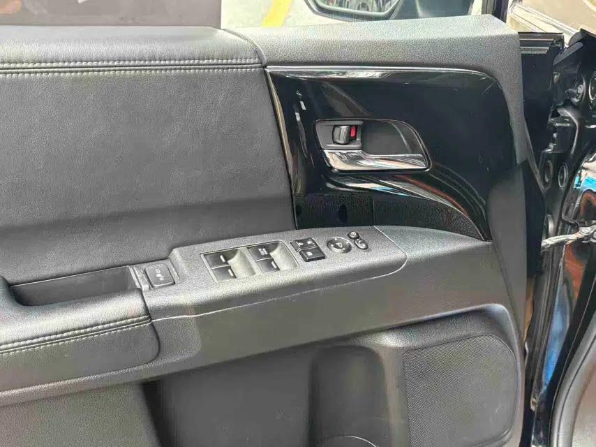 Honda Elysion 2019 2.0L Hybrid Luxury Edition — миниатюра 18