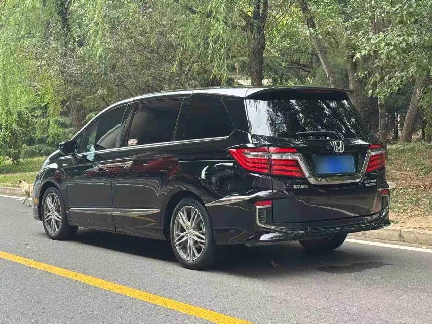 Honda Elysion 2019 2.0L Hybrid Luxury Edition — миниатюра 4